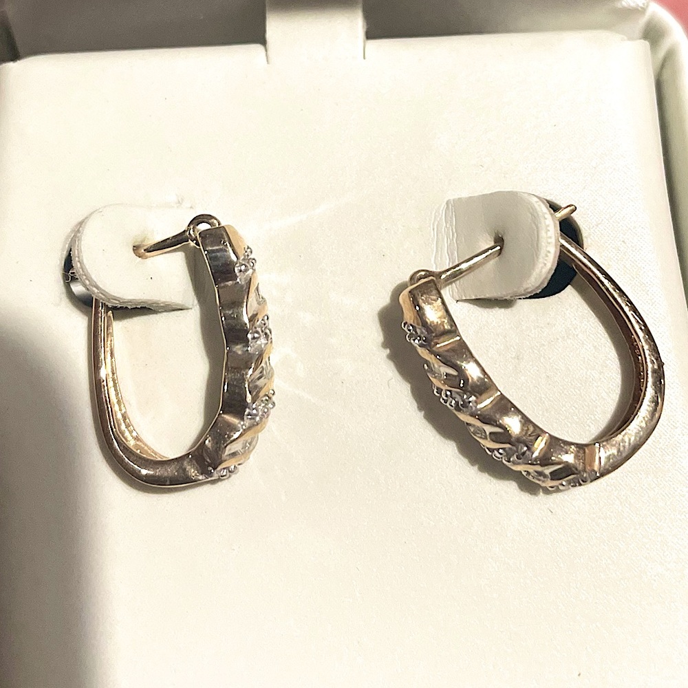 Friedman s earrings small dainty classy gold diamond hoops 10 k gold brand new